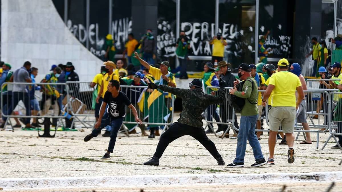 Podcast recebe políticos do PT e do PL para debater os 12 meses dos atos de 8 de janeiro