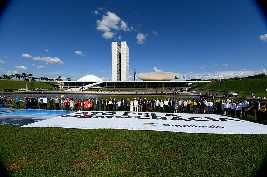 Ato democrático do 8 de janeiro terá discurso de Fátima Bezerra e hino cantado por ministra Margareth Menezes