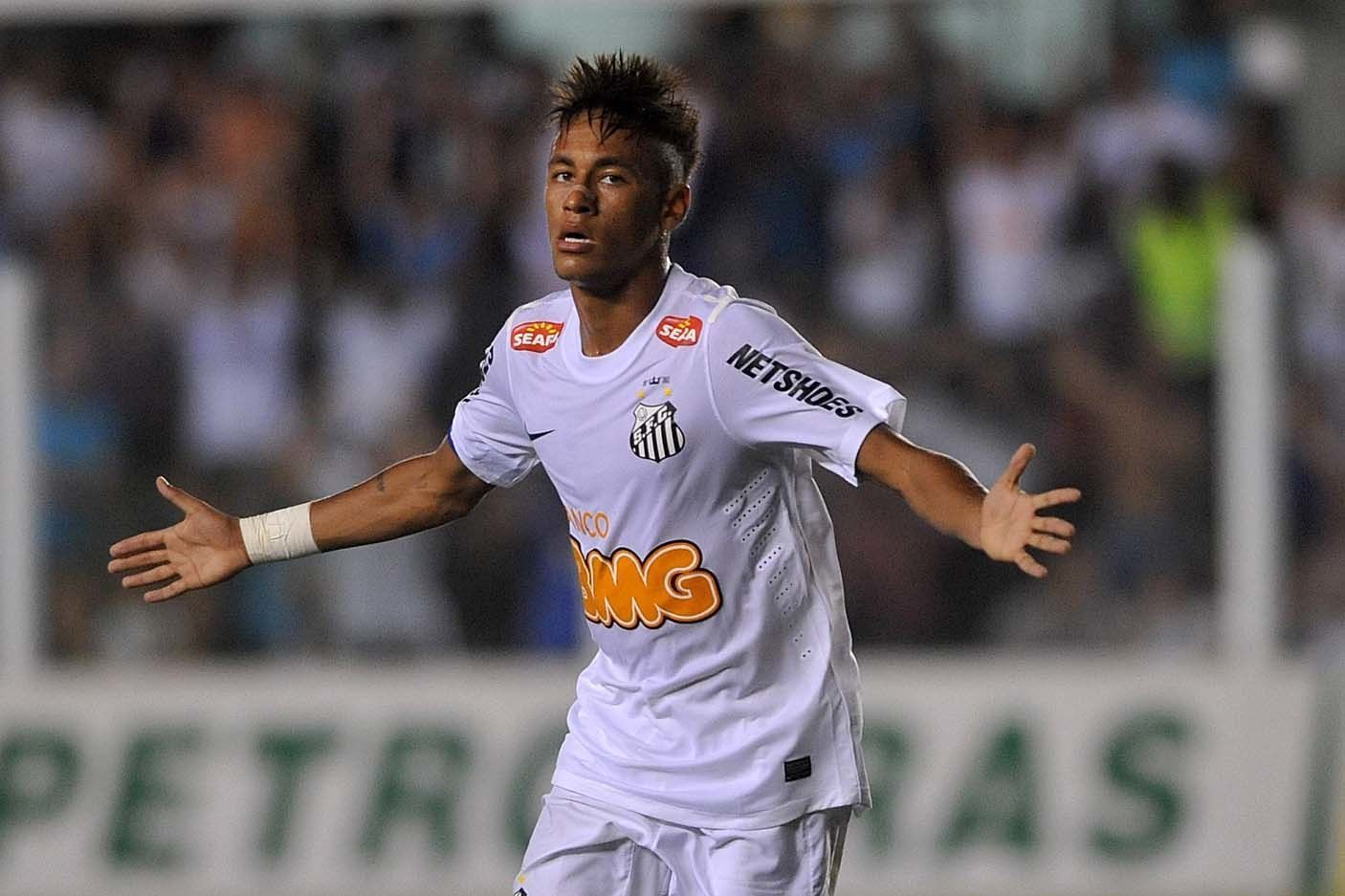 Neymar anuncia acerto com o Santos e retorna ao futebol brasileiro após 12 anos