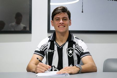 Montoro assinou com o Botafogo até o fim de 2029