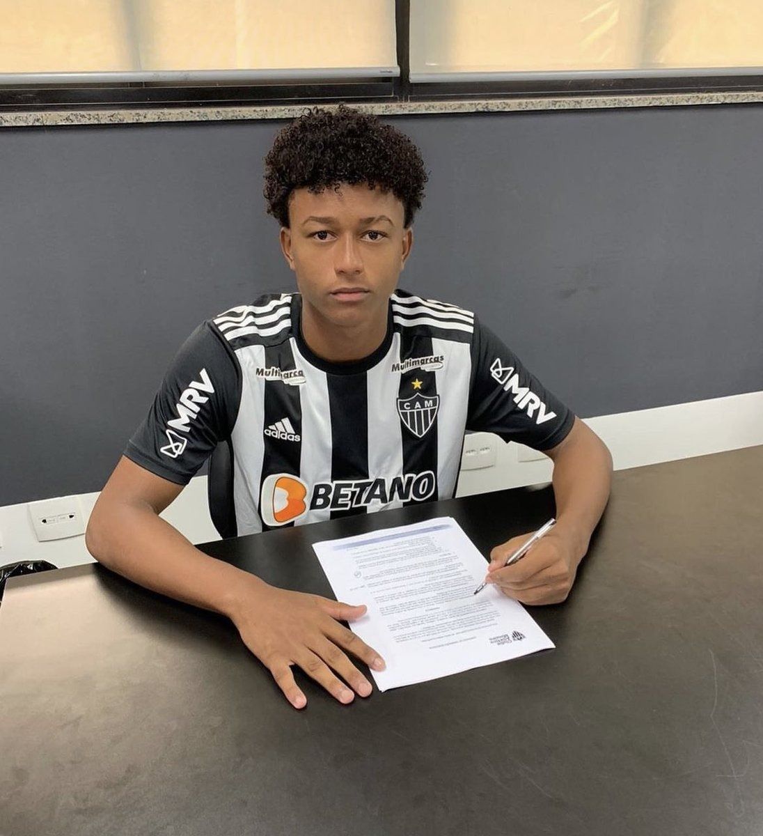 Meia deixa o Atlético para atuar no Corinthians Sub-17