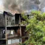 Fogo que atingiu casas na Região Oeste foi controlado, diz bombeiros