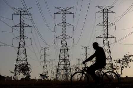 Conta de luz sobe 4,74% em outubro e puxa inflação do mês | CNN Brasil