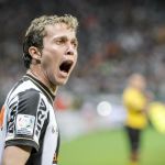 Bernard faz primeira publicação após anúncio do Atlético, e torcida reage