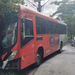 Problema no freio pode ter provocado batida de ônibus na av. José Cândido da Silveira, em BH