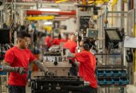 Indústria mineira registra alta na produção, mas mantém cautela para início de 2026