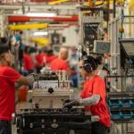 Produção industrial fica estável em novembro de 2025, aponta IBGE