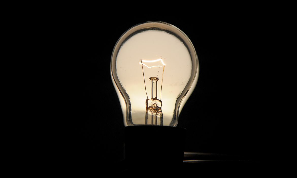 MP vai antecipar R$ 25 bilhões da Eletrobras para reduzir tarifas de energia