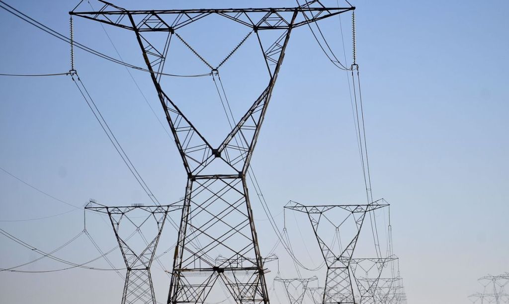 Após ondas de calor intenso, carga de energia do SIN deve aumentar 3,2%