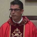 Padre descobre que vai ser pai e pede dispensa da Igreja Católica