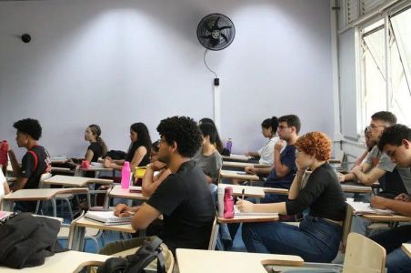 Governo cria força-tarefa para barrar ações judiciais durante “Enem dos Concursos” | CNN Brasil