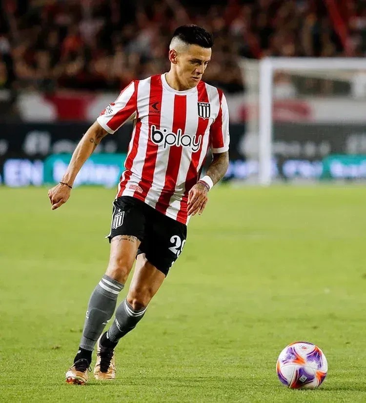Na mira do Corinthians, Godoy já está fora dos planos do Estudiantes para 2024