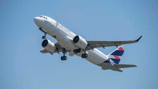 Latam é uma das duas empresas que opera o A320 no Brasil, Azul é a outra