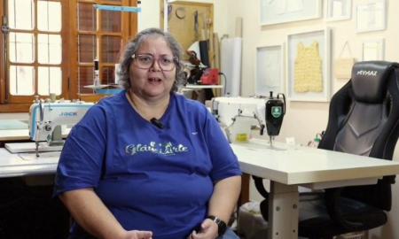 a artesã Gláucia Morato Machado foi uma das entrevistadas para documentário realizado por universitários