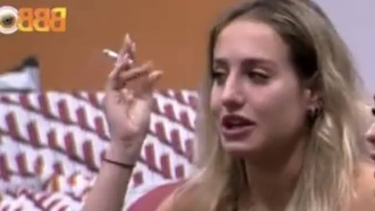 A atriz Bruna Griphao é uma das participantes que fumam na casa