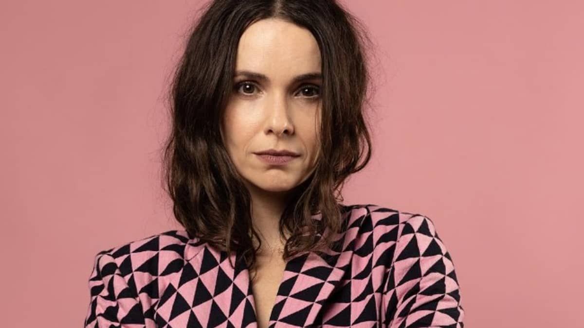 Débora Falabella revela dificuldades em lidar com a fama e defende Ana Paula Arósio