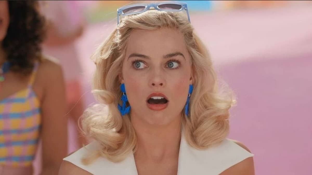 Margot Robbie, atriz de Barbie, é alvo de ataques xenofóbicos nos Estados Unidos