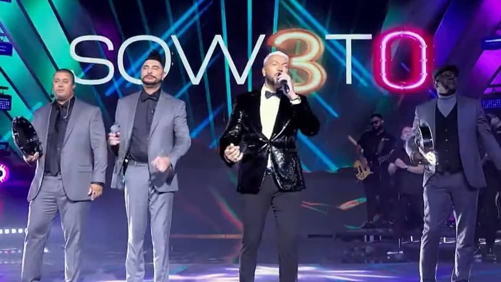 Belo se apresenta com Soweto e anuncia turnê de reencontro