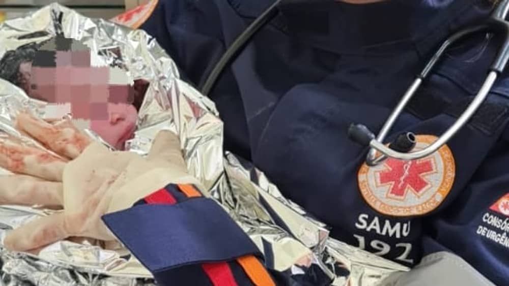 Mãe vai ao banheiro e filha nasce momentos antes da consulta médica 