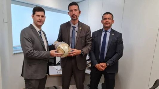 A bola foi devolvida à Câmara Municipal pela Polícia Federal