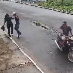 Vídeo: mulher joga bolsa por cima de muro durante tentativa de roubo e frustra assaltantes