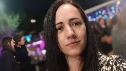 A brasileira foi encontrada na manhã desta segunda