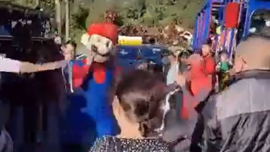 A briga foi filmada por populares