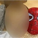 Cabeça decapitada de criança é enviada por correio com máscara do Homem Aranha