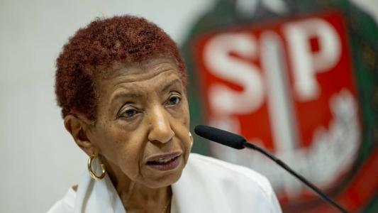 A cantora e deputada Leci Brandão