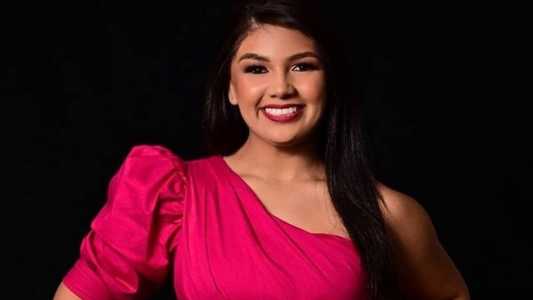 A cantora sertaneja e radialista, Vivi Araújo, morreu em um acidente de carro na madrugada desta sexta-feira (30)