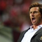 Técnico ex-Chelsea e Porto denuncia atos de vandalismo na porta de casa