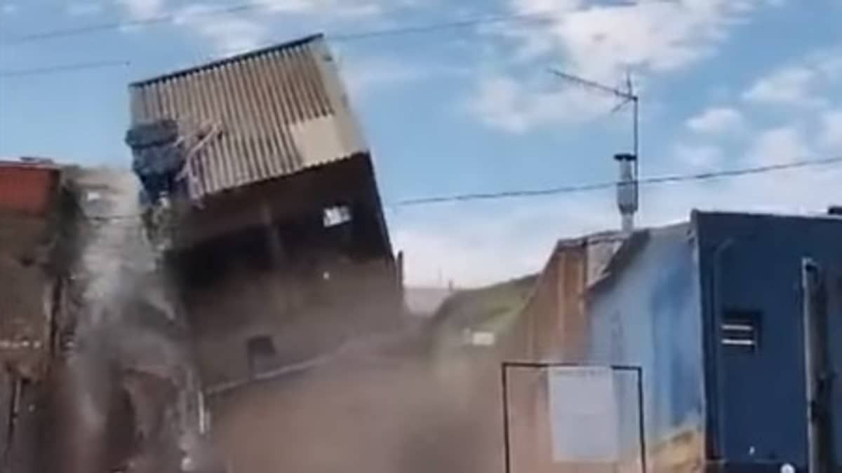 Vídeo: casa de três andares desaba em Taboão da Serra (SP)