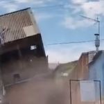 Vídeo: casa de três andares desaba em Taboão da Serra (SP)