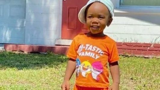 A causa da morte do pequeno Taylen Mosley, de 2 anos, foi afogamento