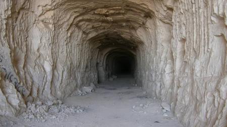 A caverna fica a 70 metros abaixo do solo