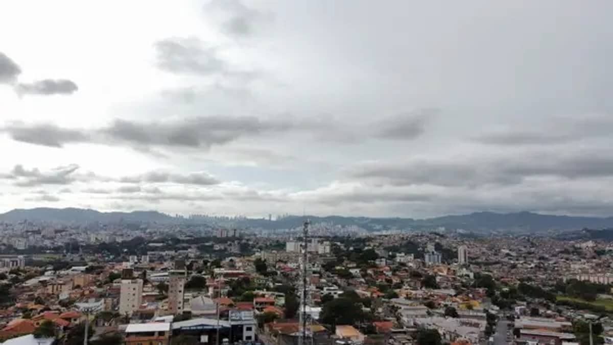 Chuva em BH: Defesa Civil alerta para pancadas até 30 mm
