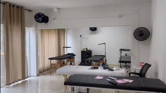 A clínica da região era alvo de denúncias anônimas que levaram os agentes sanitários até o local.