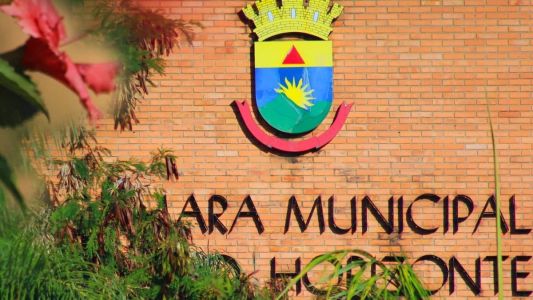 A coluna apurou que ainda nesta segunda-feira (28) e ao longo da semana, outros nomes indicados pela Família Aro para cargos na Câmara devem ser exonerados - na conta de aliados de Gabriel, o número passaria de 100