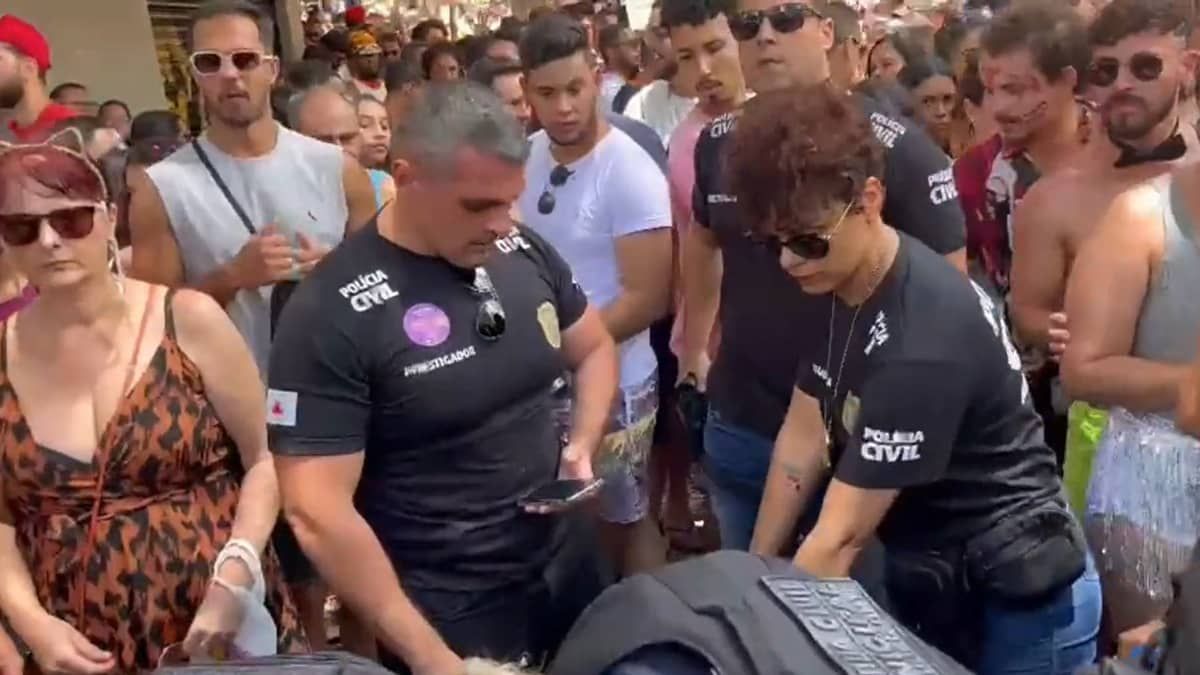 Homem é preso após roubar corrente de ouro no Bloco Baianas Ozadas