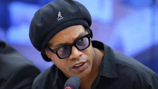 A CPI das Pirâmides Financeiras vai pedir o indiciamento de 45 pessoas, incluindo o ex-atacante da seleção brasileira Ronaldinho Gaúcho
