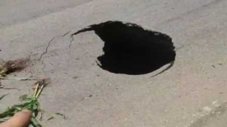 A cratera possui quase 5 metros de profundidade e se abriu na av. Cardeal Eugênio Pacelli, em Contagem