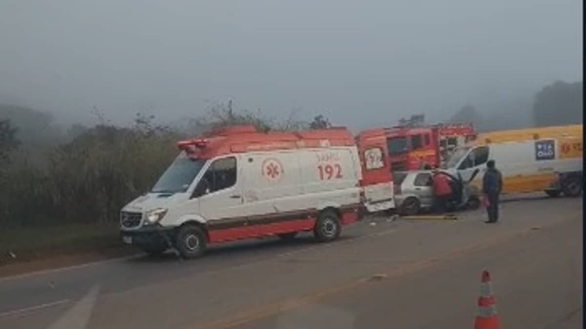 Uma pessoa morre e seis ficam feridas em acidente grave na BR-040