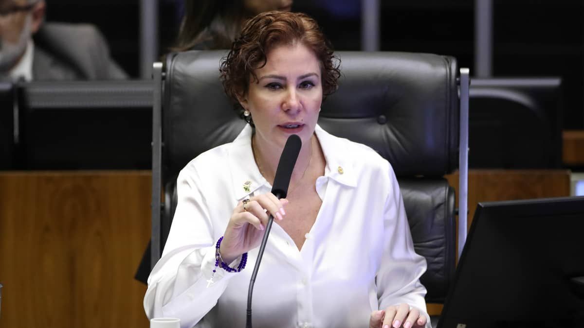 Coaf identifica movimentações suspeitas em conta da deputada Carla Zambelli
