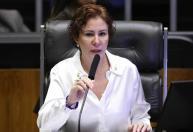 Mesmo fora da eleição, Carla Zambelli terá mãe, irmão e advogado candidatos