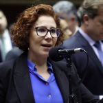 Zambelli tem alta de hospital, mas deve ficar um mês fora das atividades presenciais da Câmara