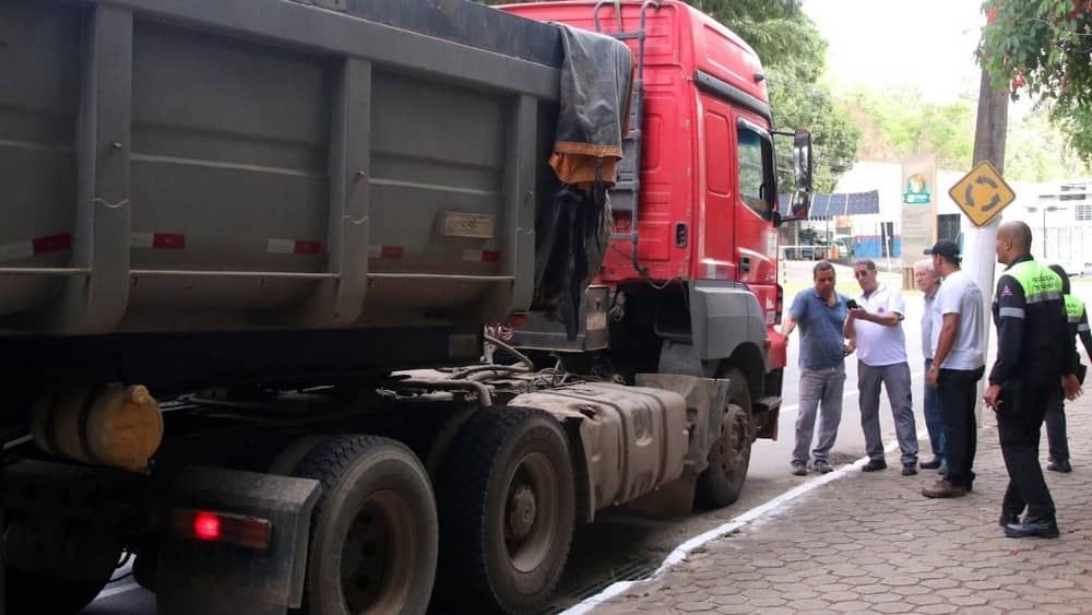 Já está valendo a restrição de veículos pesados em vias de Timóteo