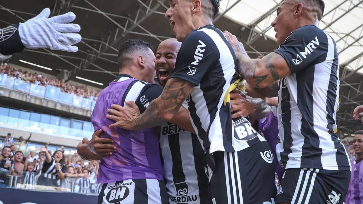 Atlético quita mais um débito com elenco e trabalha para zerar atrasos