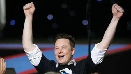 A empresa de veículos elétricos Tesla anunciou, em abril, que construiria uma nova fábrica de baterias em Xangai