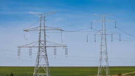 A energia elétrica no Brasil é gerada e distribuída a partir do Sistema Interligado Nacional