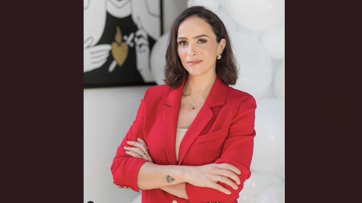 Letícia Cazarré é criticada por trabalhar na UTI, acompanhando tratamento da filha